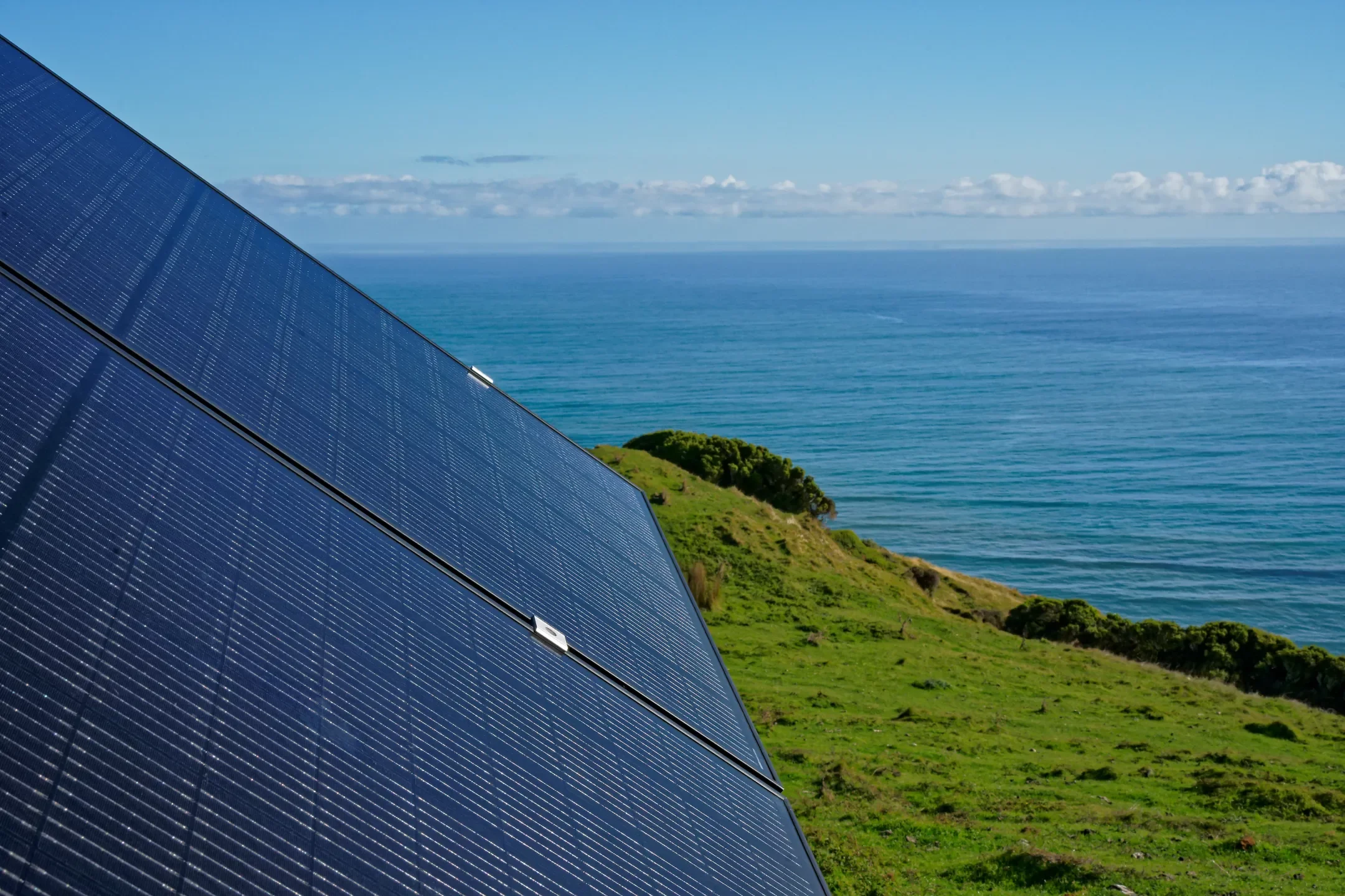 AtmosphereH2O off grid powered by solar